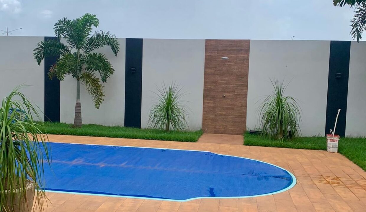 Área de lazer com piscina aquecida