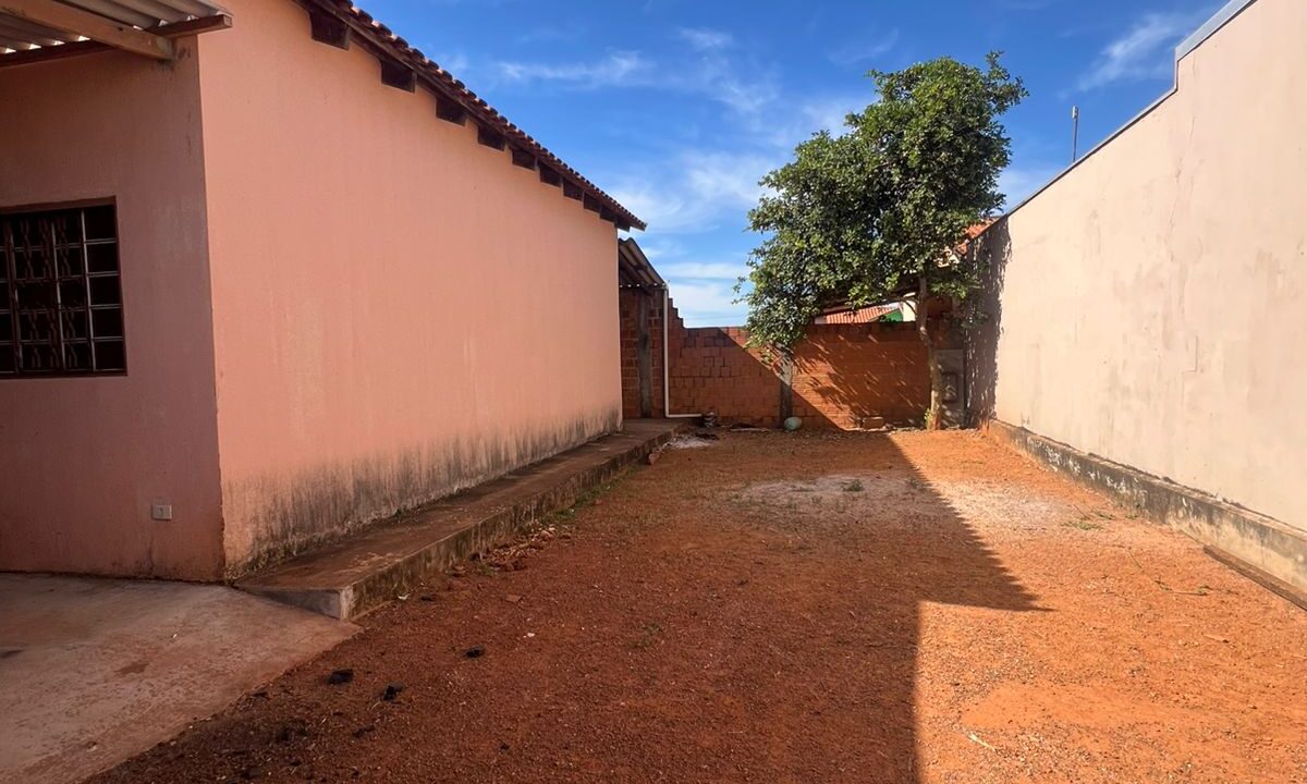 Garagem terreno lateral