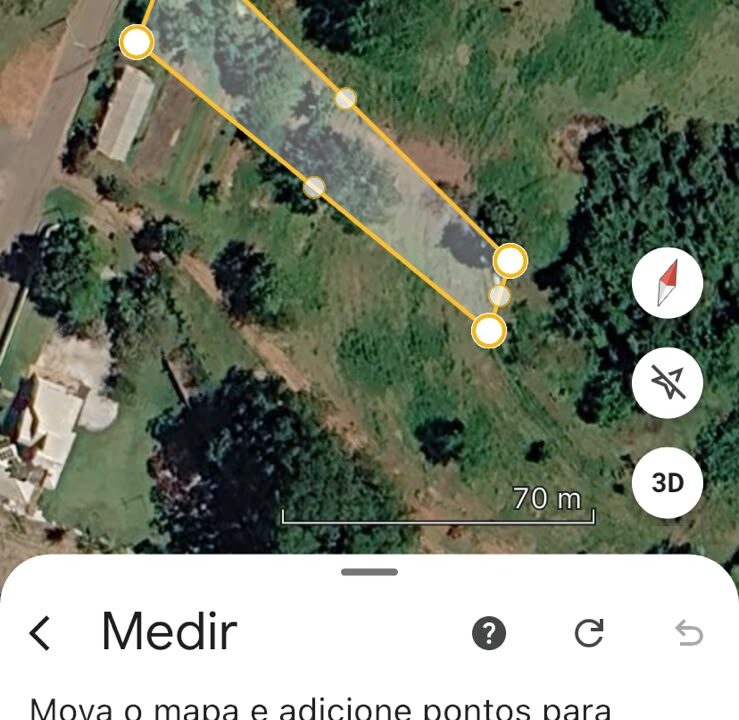 Área de 2.000m²