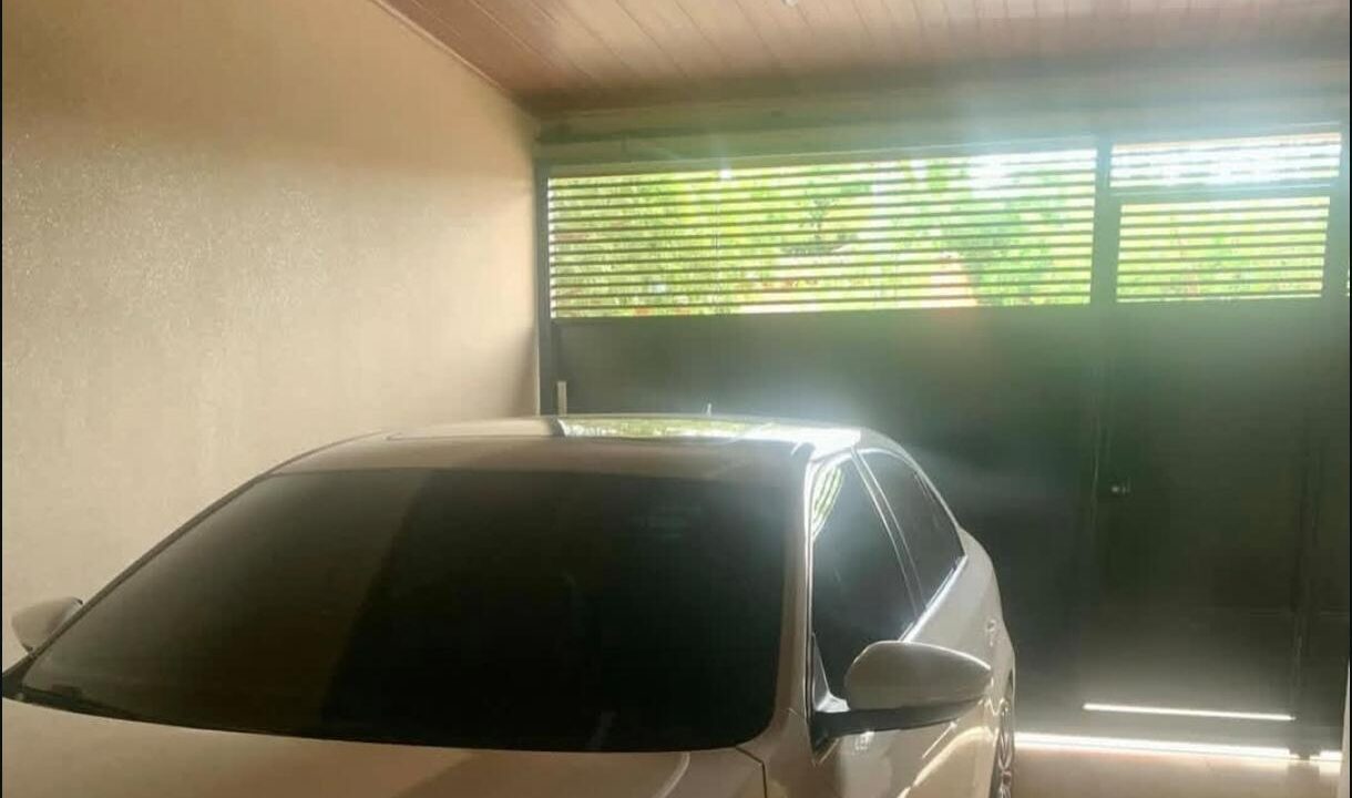 Garagem coberta