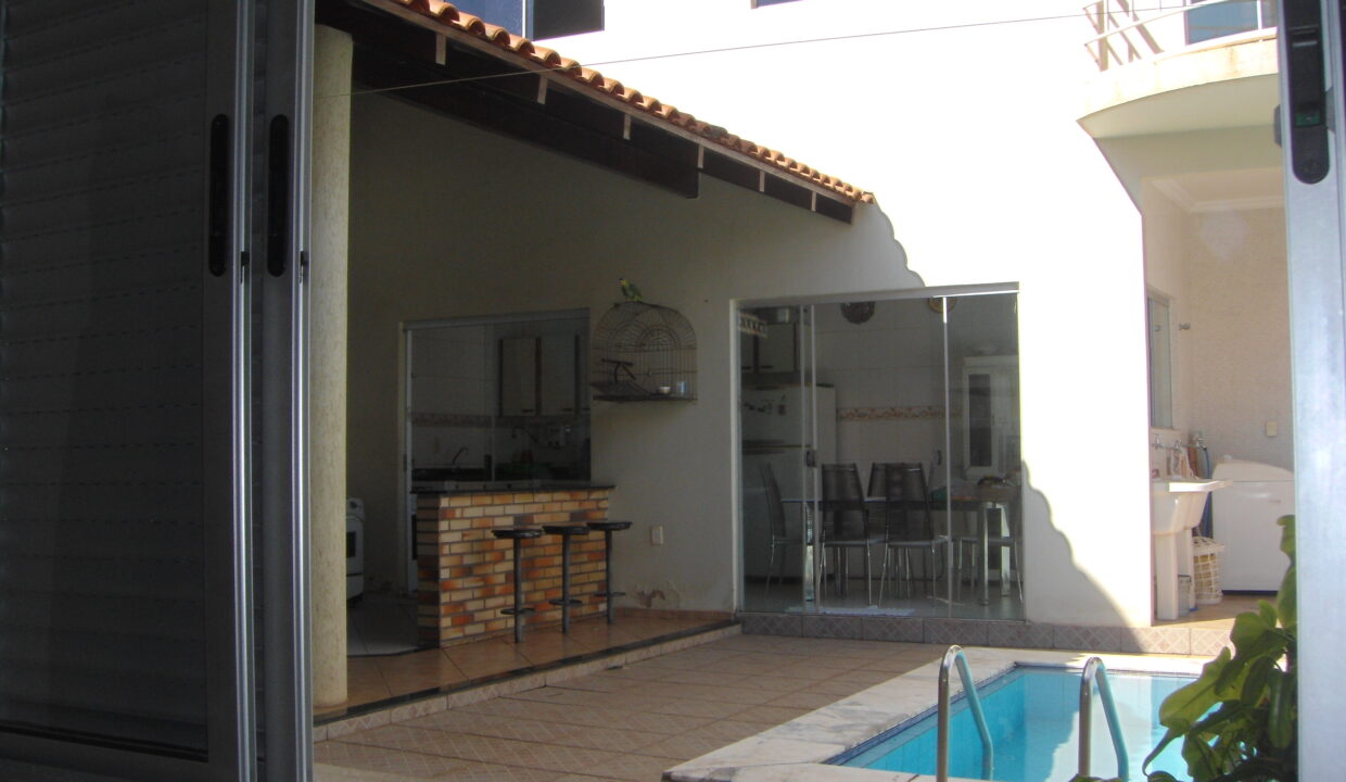 Churrasqueira + Piscina